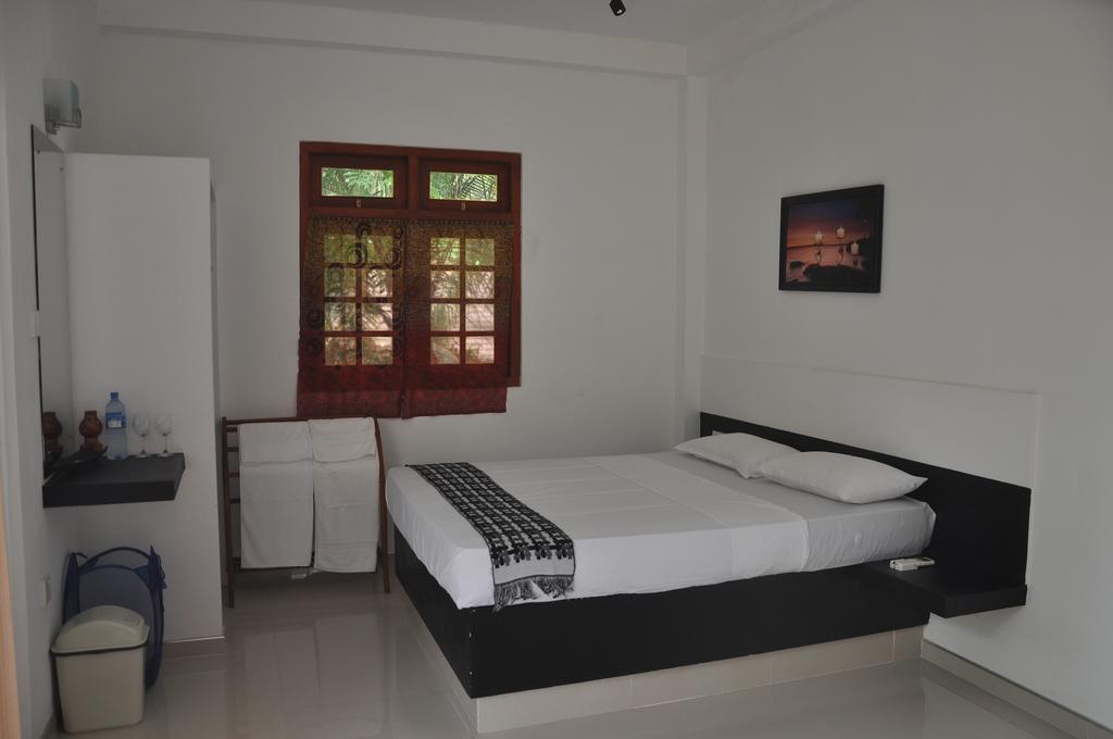 The Fence Bed & Breakfast Bentota Exterior photo